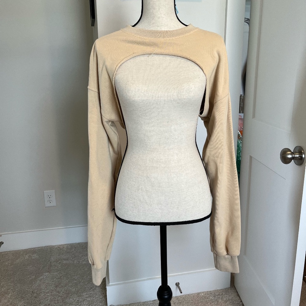 Saski Nudę Shrug/ Nude/ Size M